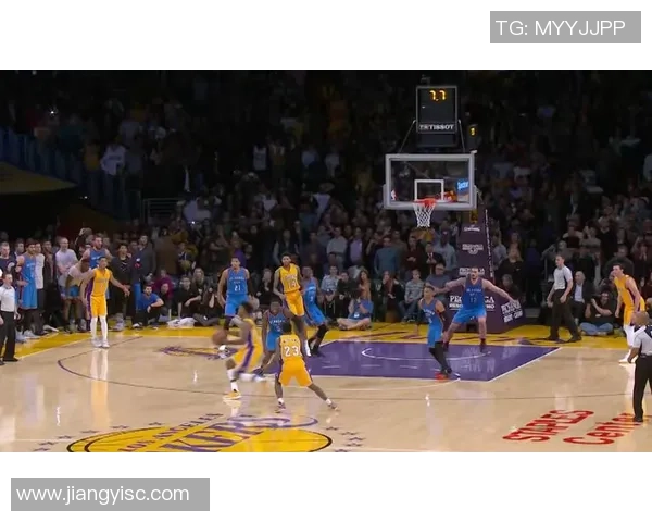 保罗在快船对雷霆的比赛中投中8个三分球的精彩瞬间回顾